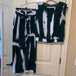 Abstract Green and White Cropped Pants Set